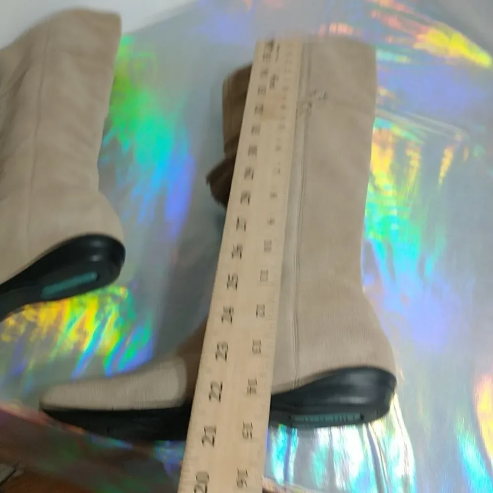 Cole Haan Womens SZ 5B Beige Suede Pull Up Mid Calf Boots.